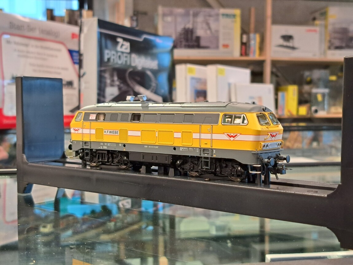 ESU 31003 BR 216 012, geel, AC/ DC, Sound, Rook, Power Pack CCRails